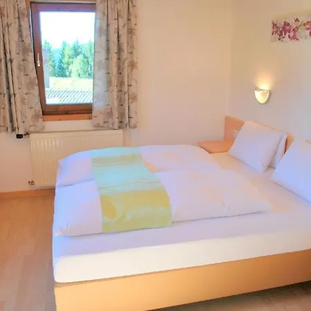 Konukevi Berggasthof Baernstatt 3*