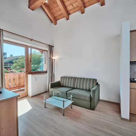 Πανσιόν Berggasthof Baernstatt